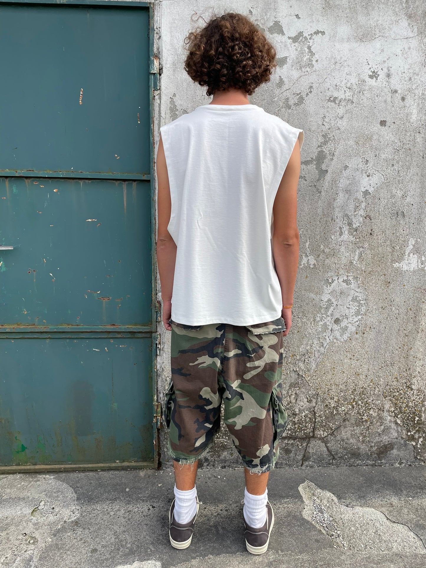 SABOTAGE DONTCRY CUT OFF TEE